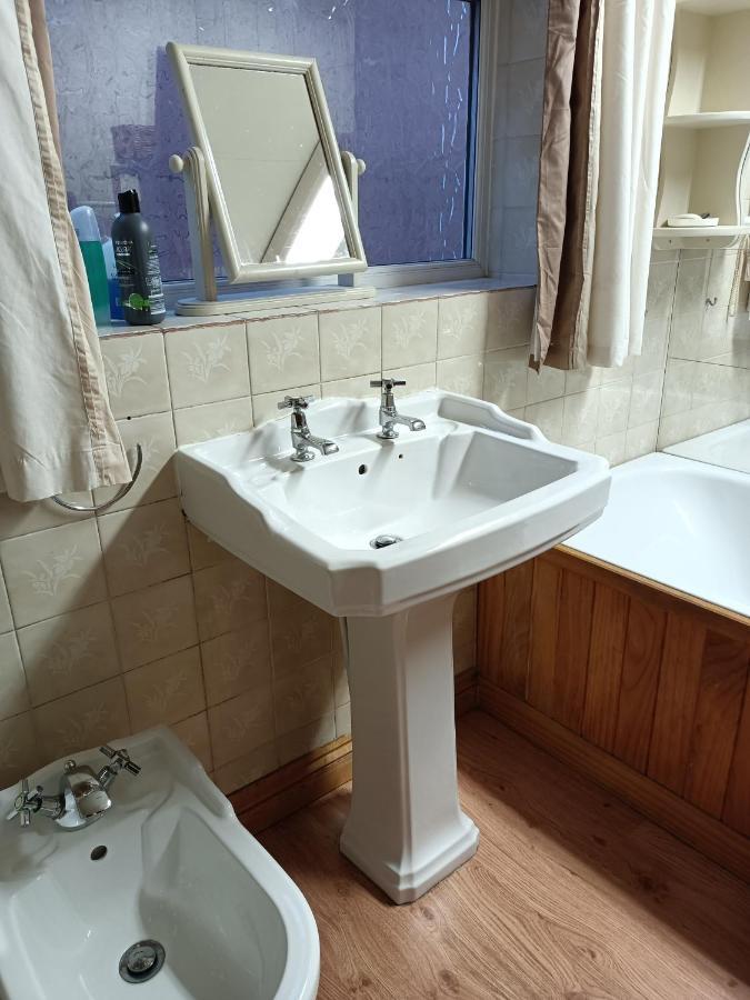 Hotel 5 Ravenhurst Drive Walsall Dış mekan fotoğraf